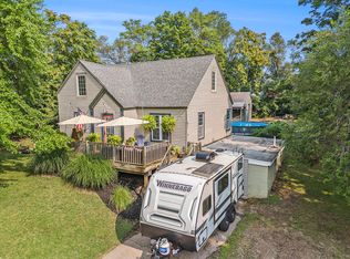1421 Rosewood St, Jenison, MI 49428