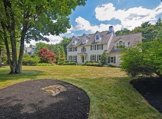 16 Foxhunt Trl, Walpole, MA 02081