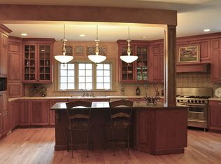 7576 Ashlind Cir, Manlius, NY 13104