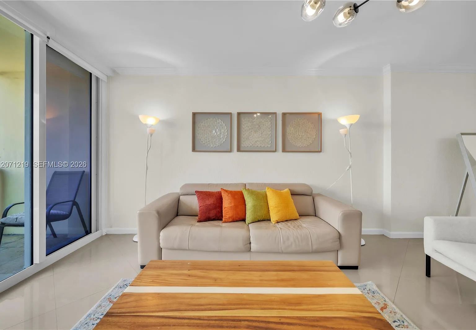 Wave Condo — Photo 4