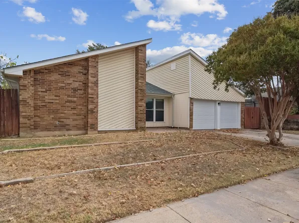3200 Emerald St, Bedford, TX 76021