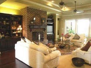 205 Hunters Ln, Friendswood, TX 77546