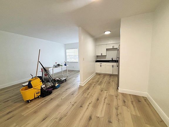 3rd image of 1916 SW 11th St APT 11