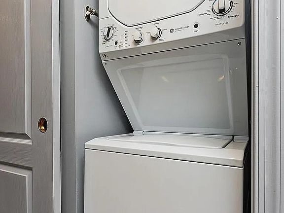 2nd image of 6908 Fairfax Dr Unit 104