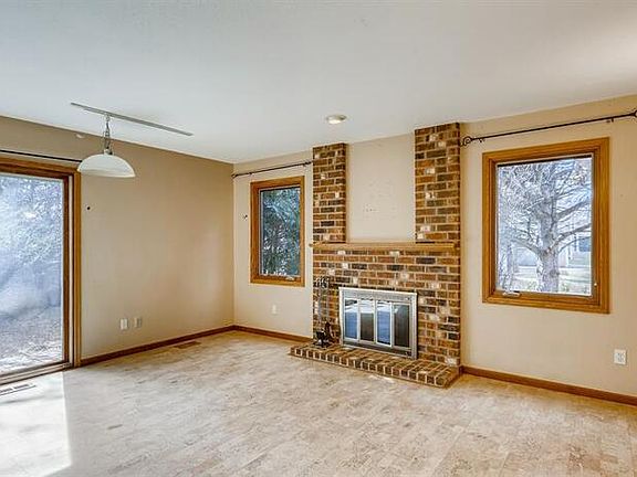4th image of 13595 Essex Ct