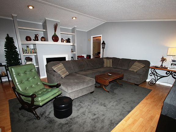 4th image of 402 Township Road 130 N