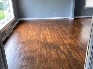 950 Helmsdale Rd #950, Cleveland, OH 44112