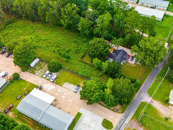 3414 Powell Rd, Huntsville, TX 77340