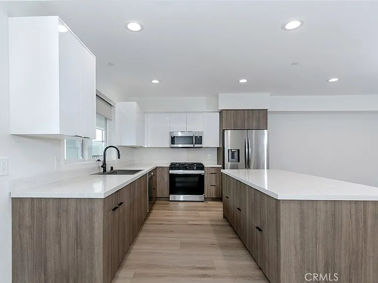 10218 Fernglen Ave #101 — Photo 5