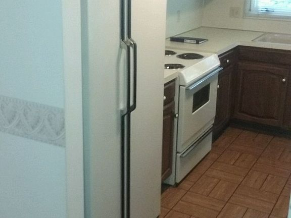 4th image of 836 Millbridge Ave