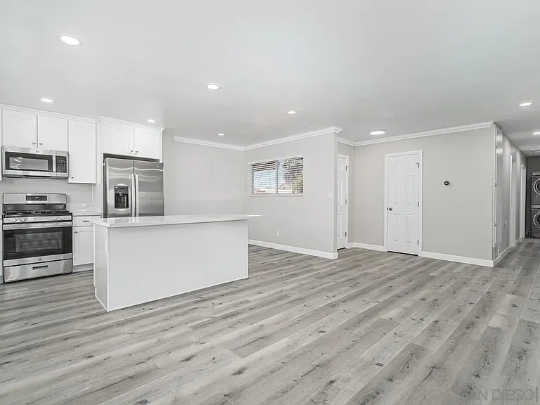 4935 Deaton Dr — Photo 4