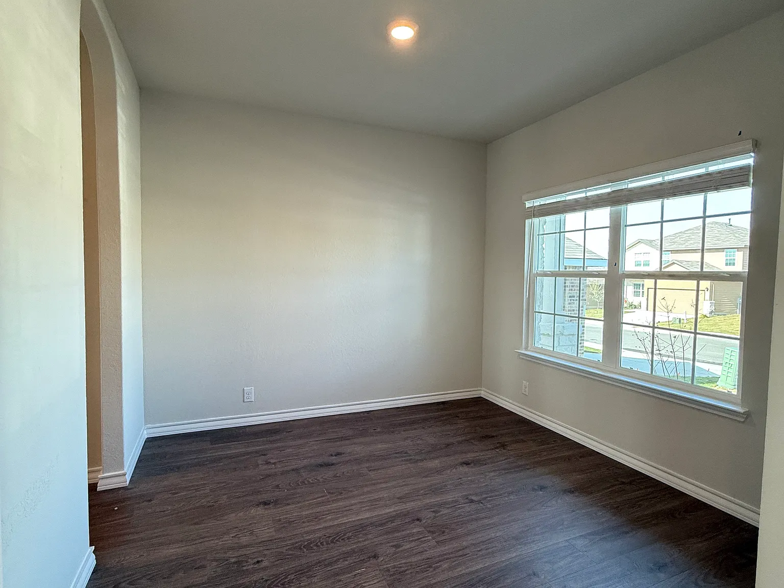 5 bed, 2677 sqft, $2,550 — Photo 3
