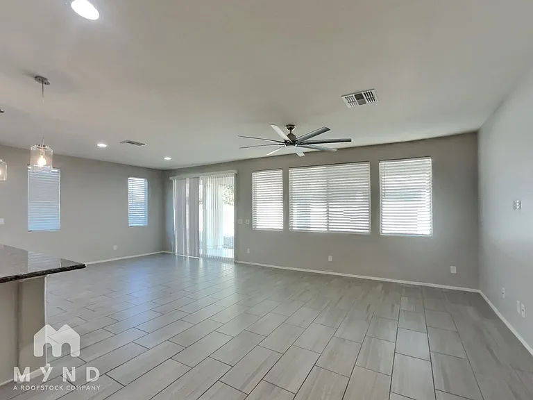 22592 E Via Estancia — Photo 3