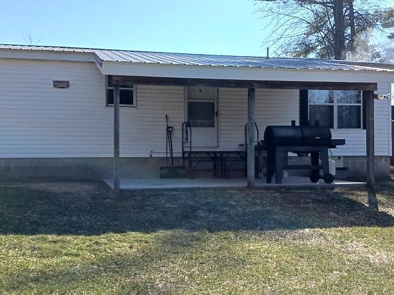 3rd image of 1080 Beach Rd