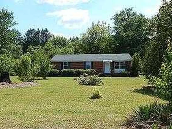 1925 E Seven Pines St, Darlington, SC 29532