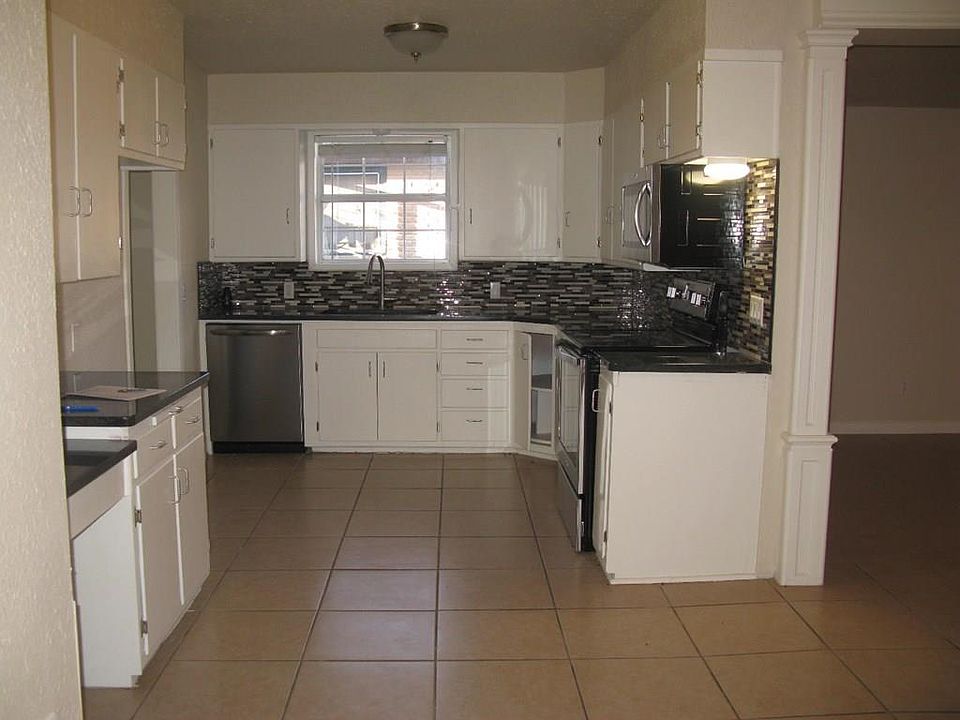 1st image of 1005 NW 9th St