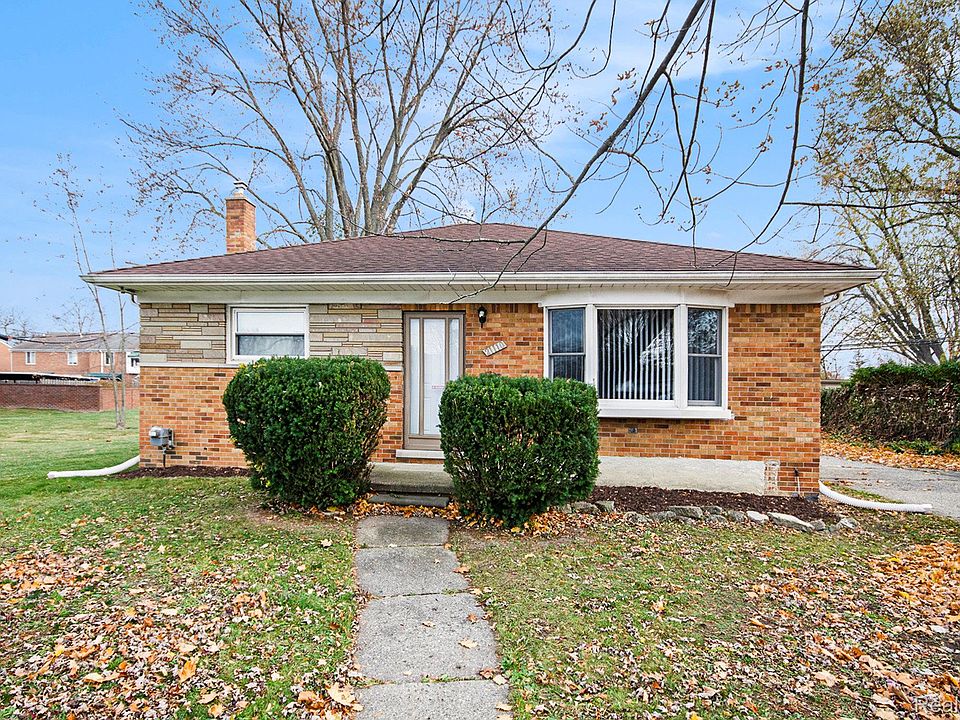 1st image of 21110 Beaconsfield St