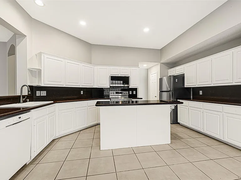 10323 Emerald Pine Dr — Photo 6