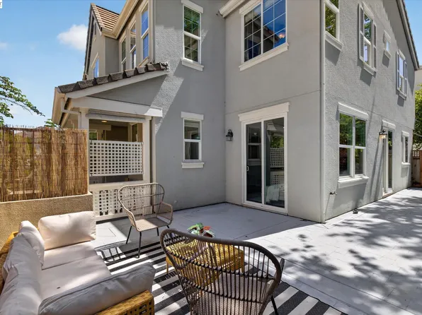 5880 Hillbrook Pl, Dublin, CA 94568