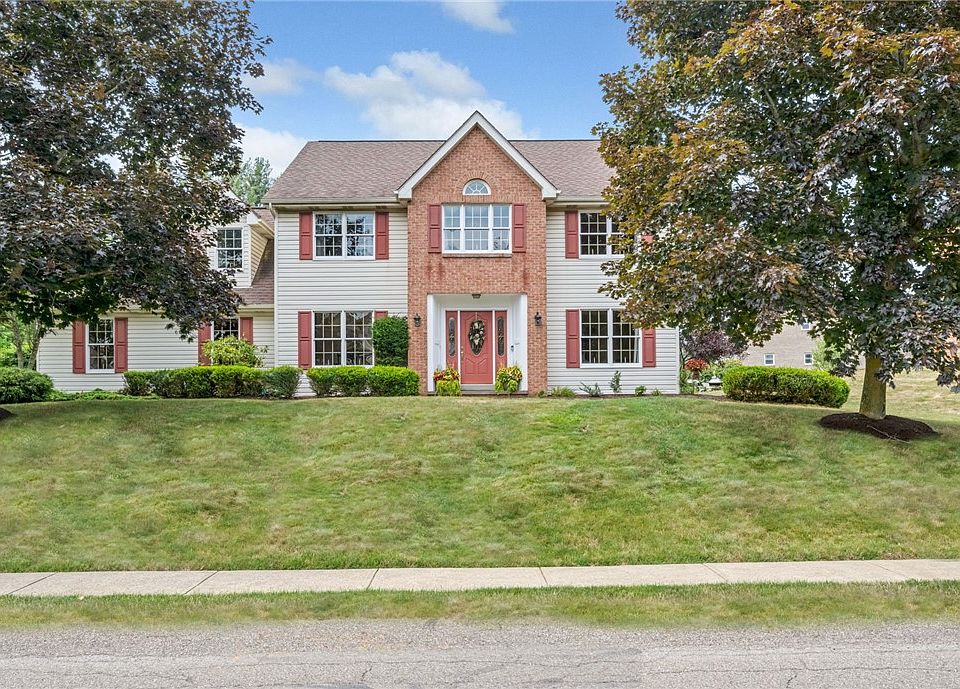 1st image of 125 Pinehurst Dr