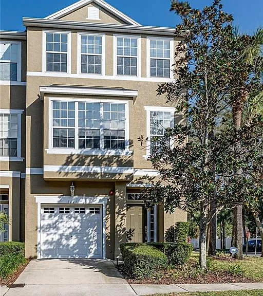 3043 Pointeview Dr — Photo 1