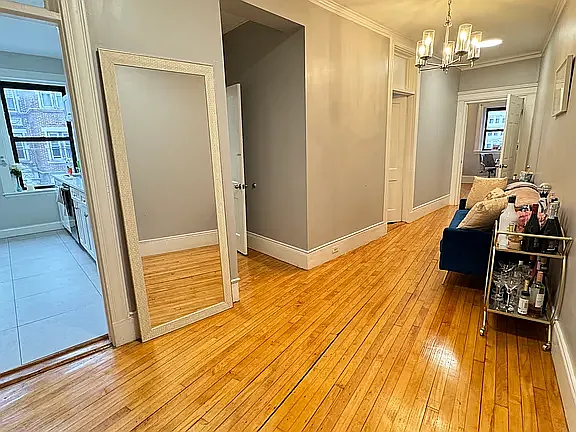 2 bed, 765 sqft, $2,700 — Photo 3