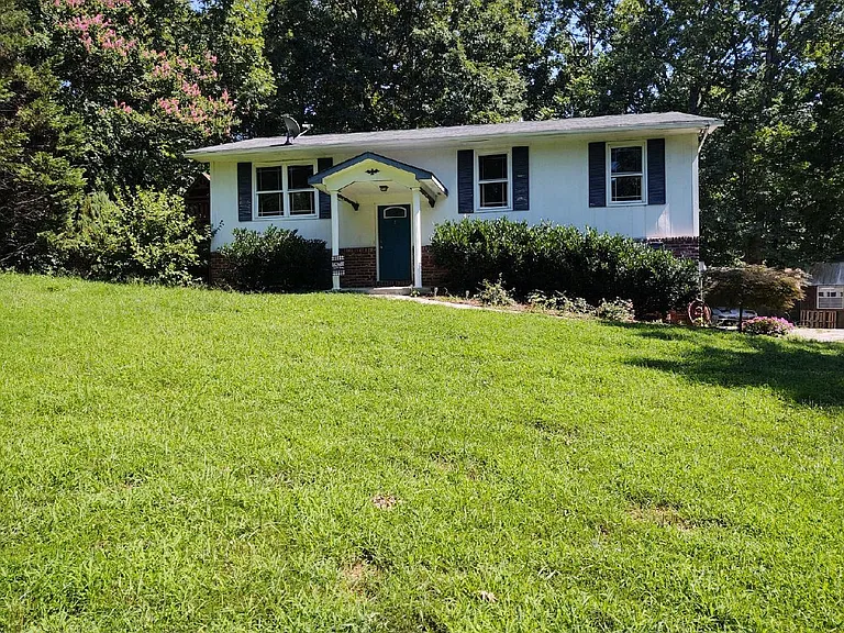1316 E Woodshire Dr — Photo 33