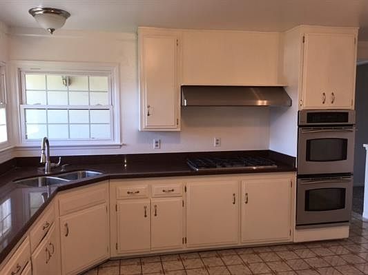 2nd image of 2742 Mesa Dr