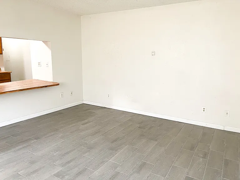 30621 Ivy Rd #C — Photo 2