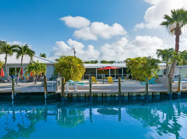 171 10th St, Key Colony Beach, FL 33051