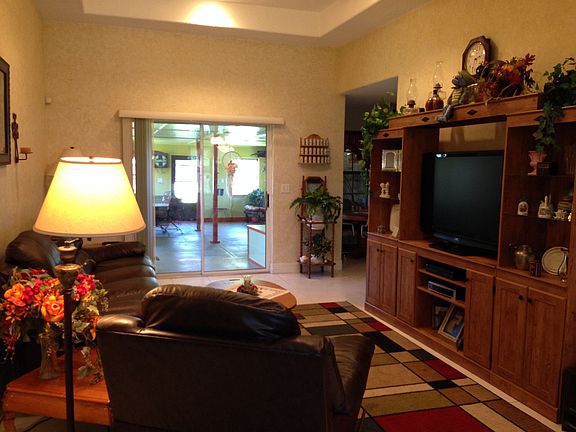 2nd image of 717 Magnolia Ave