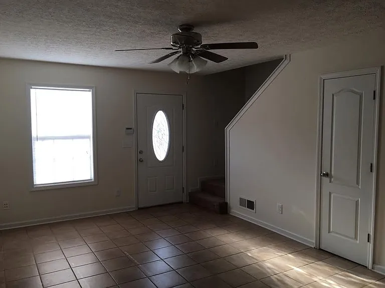 213 Cranklen Cir — Photo 1