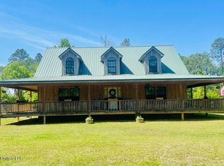 9829 Bragg Rd, Moss Point, MS 39562