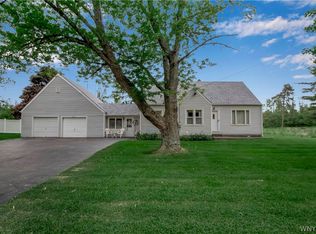 899 Upper Mountain Rd, Lewiston, NY 14092