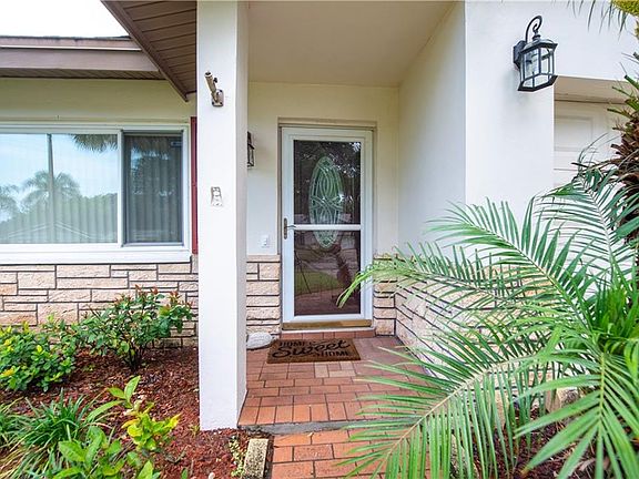 2nd image of 1445 Sandalwood Dr