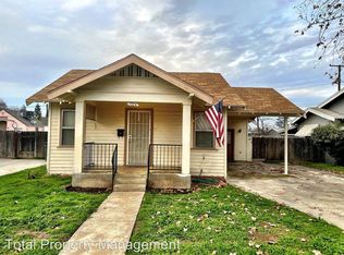 1324 W Oak St, Visalia, CA 93291