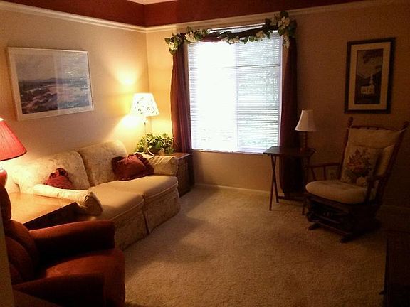 2nd image of 150 Gateway Dr APT C