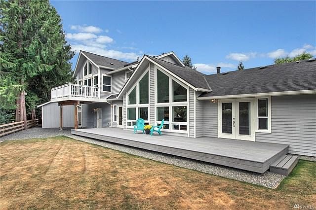 Back Deck (Primary Picture)