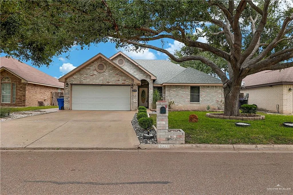 3 bed, 2.0 bath, 1655 sqft, $1,900 — Photo 1