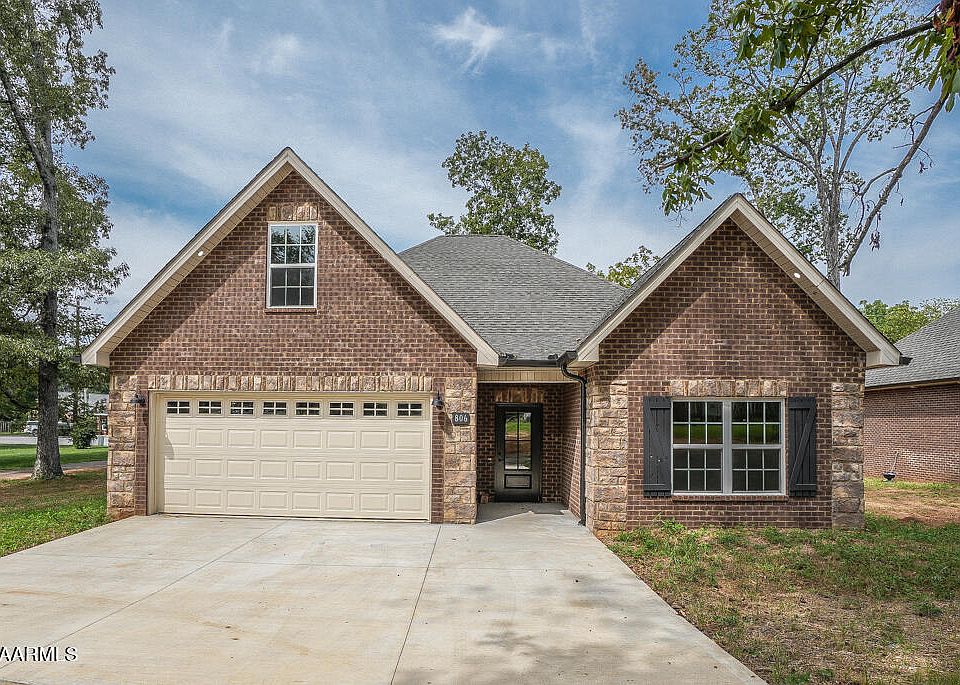 1st image of 806 Sunset Grove Ln