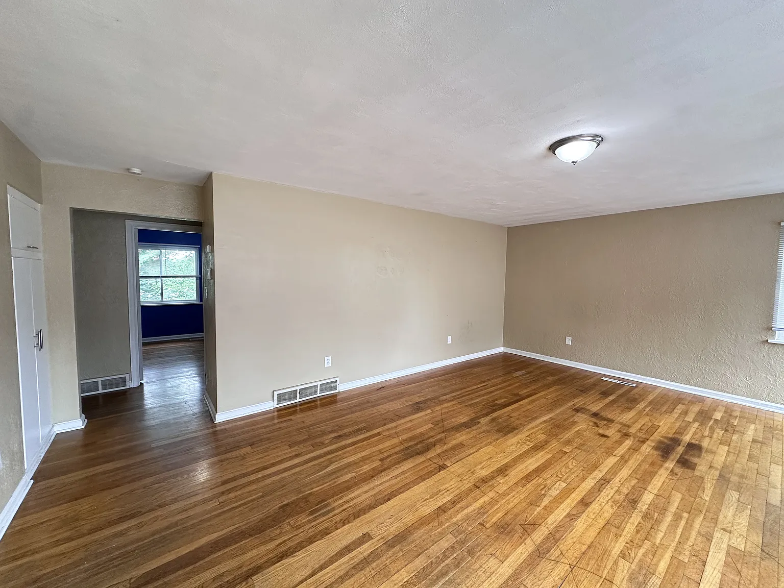 3 bed, 1225 sqft, $1,350 — Photo 4