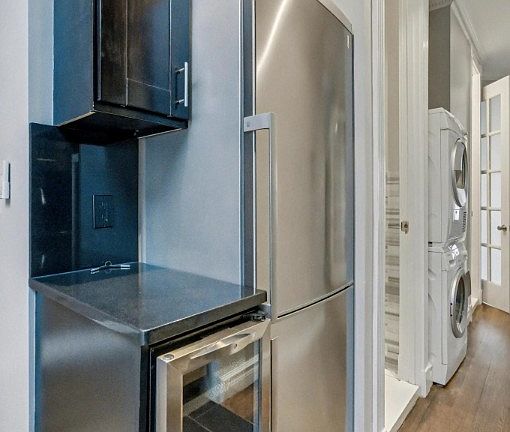 3rd image of 420 W 51st St APT 5