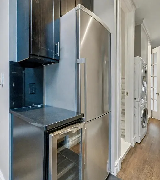 420 W 51st St #5 — Photo 3