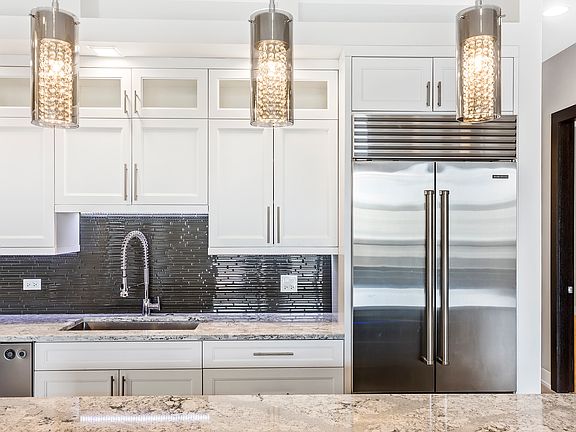 4th image of 1801 W Chicago Ave #2W