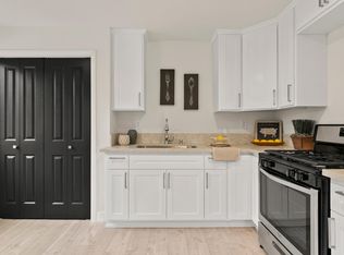 15924 Haynes St, Van Nuys, CA 91406