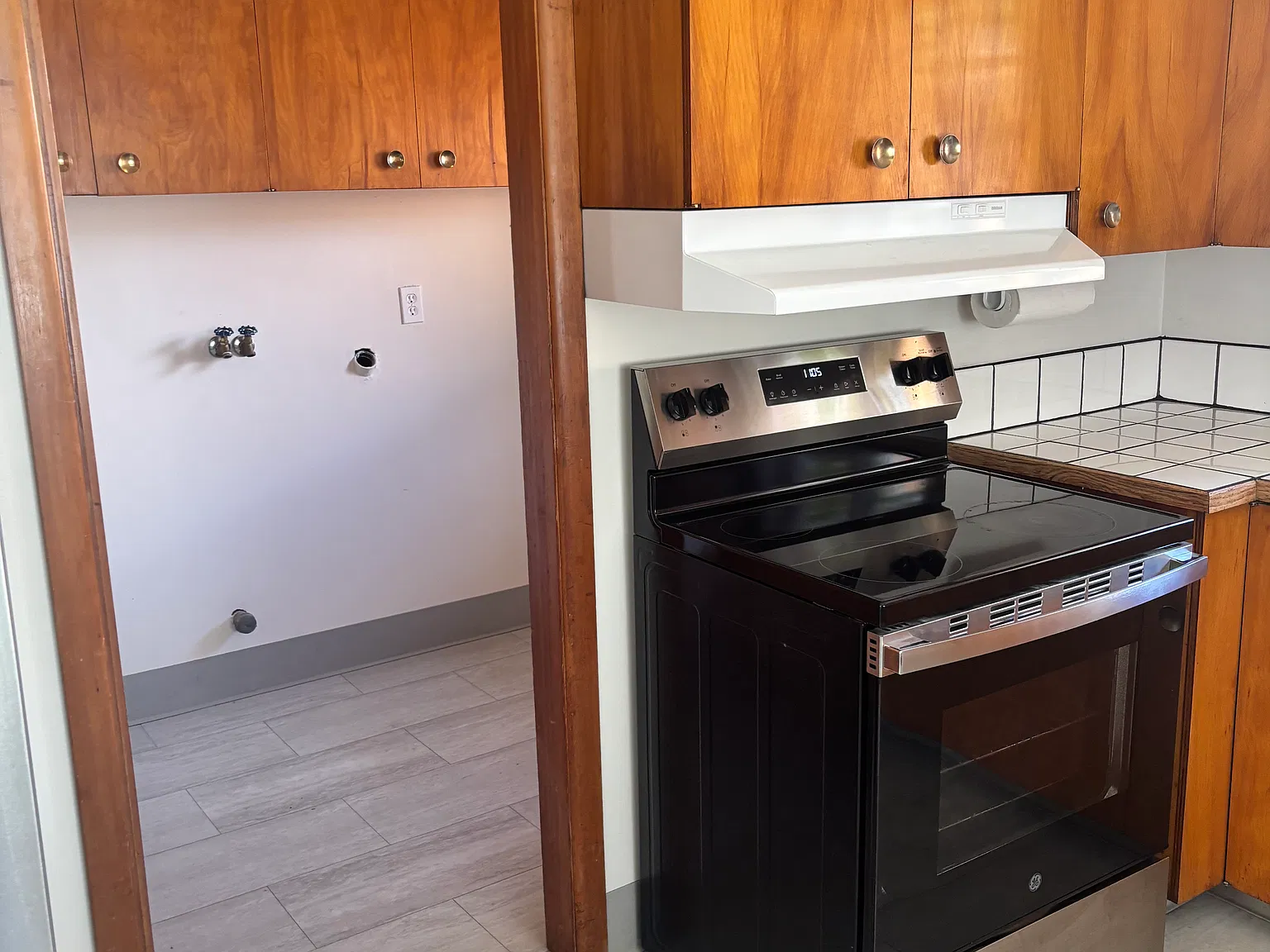 2 bed, 850 sqft, $1,600 — Photo 3