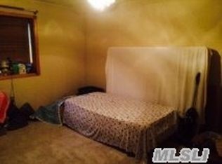 193 Feller Dr, Central Islip, NY 11722