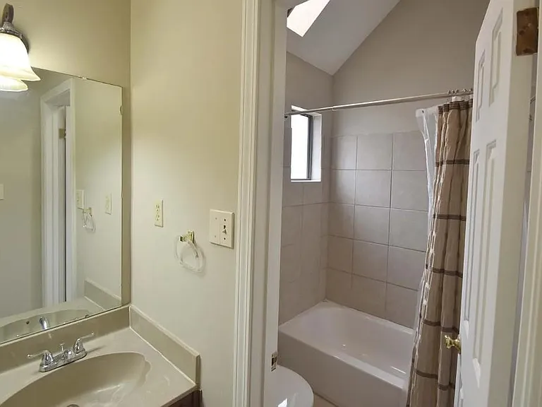7605 Reese Rd — Photo 4
