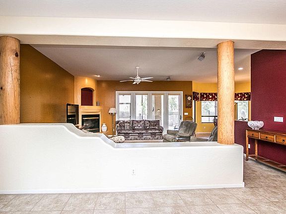 5th image of 1147 E Galvin St