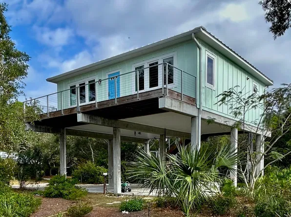 289 Mashes Sands Rd, Panacea, FL 32346